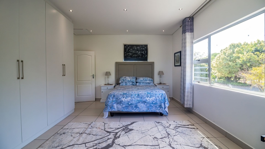 5 Bedroom Property for Sale in Sunrise On Sea Eastern Cape